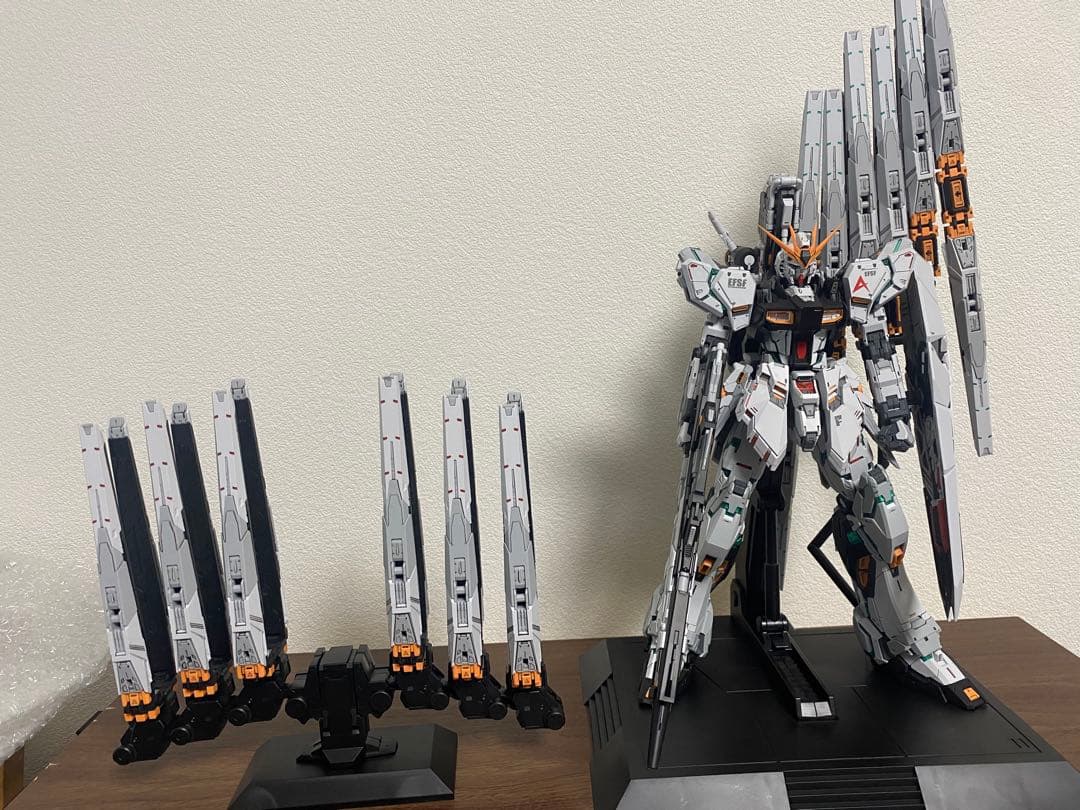 1/100 RX-93 νガンダム ν Gundam 改修塗装済完成品