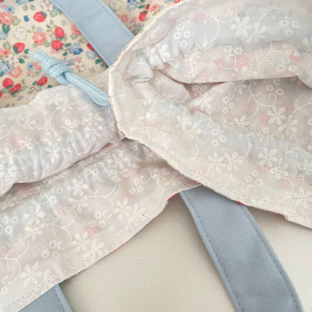 入園・入学　小花と苺柄　水色　レッスンバッグ、上履き入れ、着替え袋、給食袋