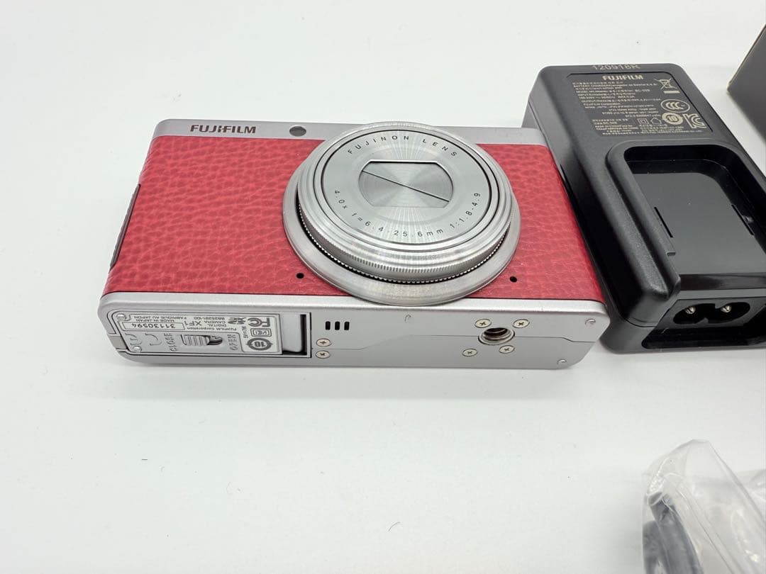 【美品】 富士フィルム FUJIFILM XF1 コンパクトデジタルカメラ