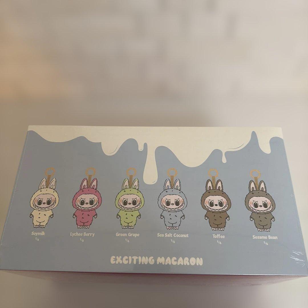POP MART Exciting Macaron ボックスと、他2点おまけ付き