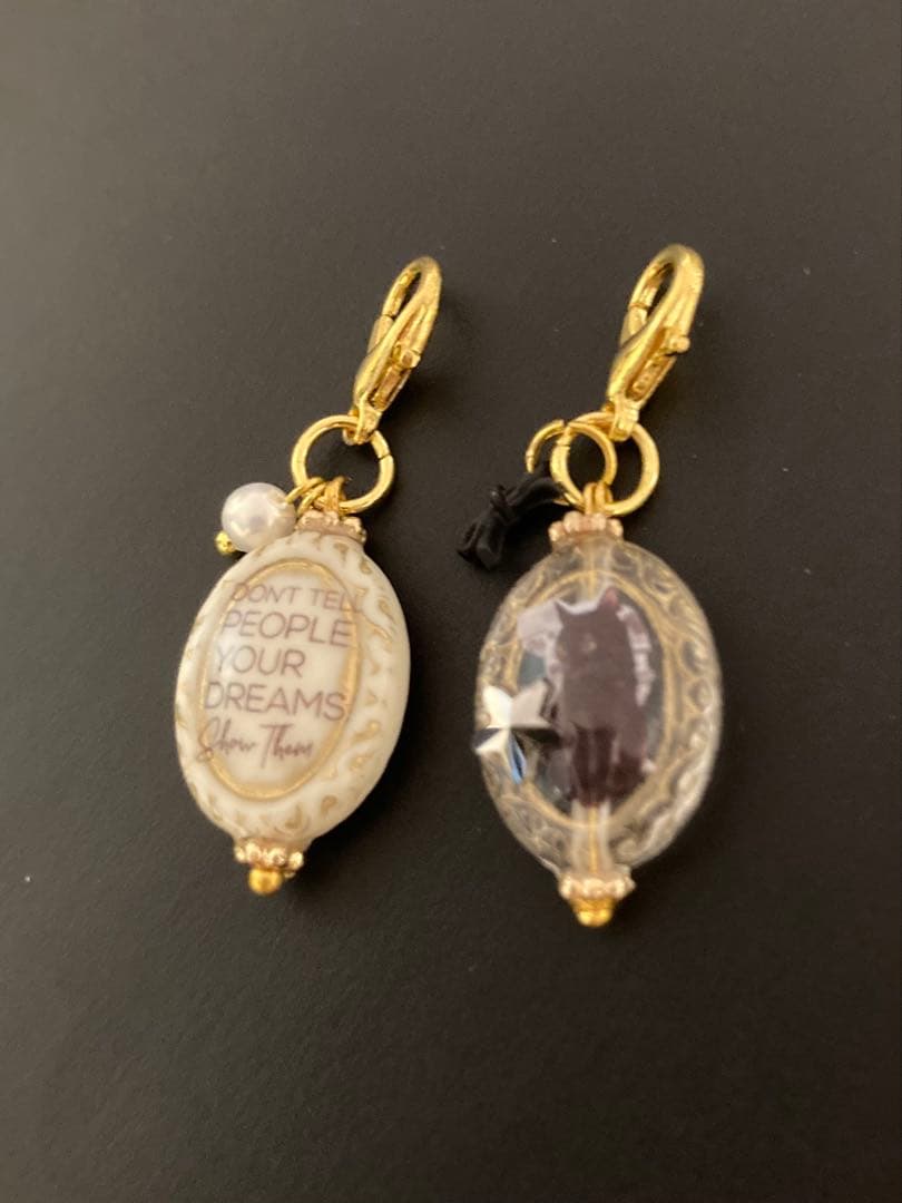 黒猫⁑英字⁑アンティーク風⁑小さめビーズチャームセット⁑2個セット　クロネコ