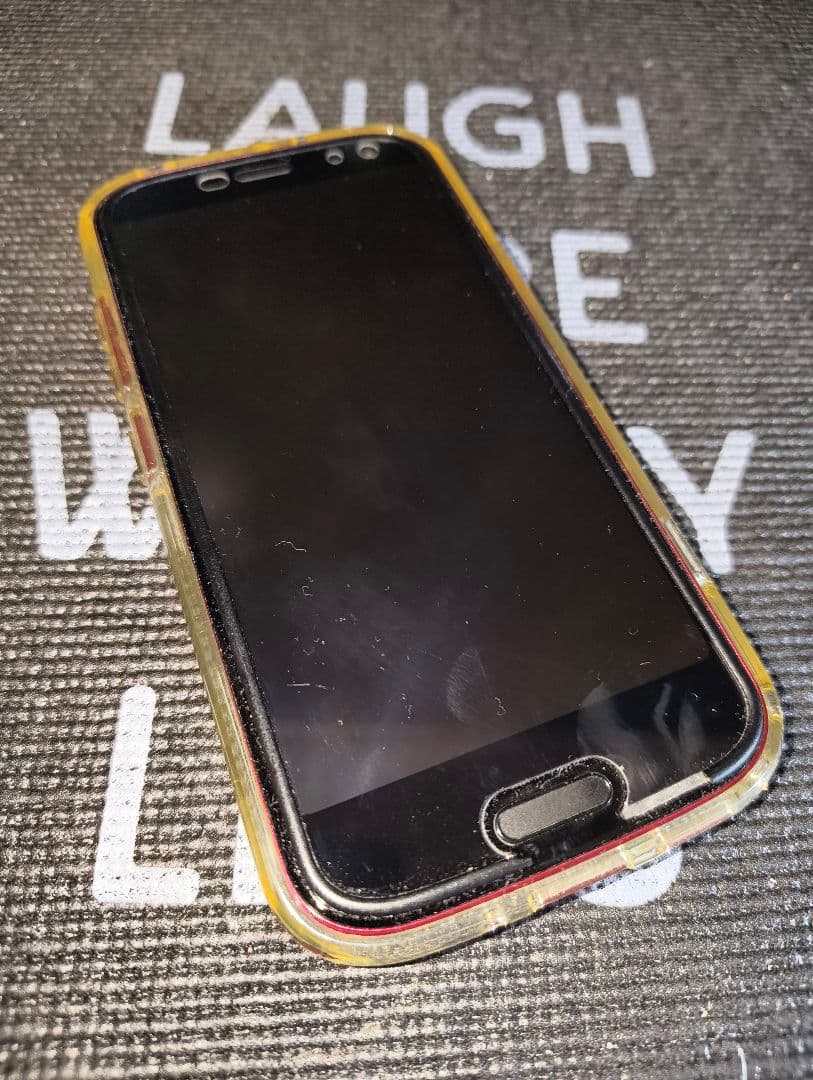 【中古】NTT docomo らくらくスマートフォン F52-B
