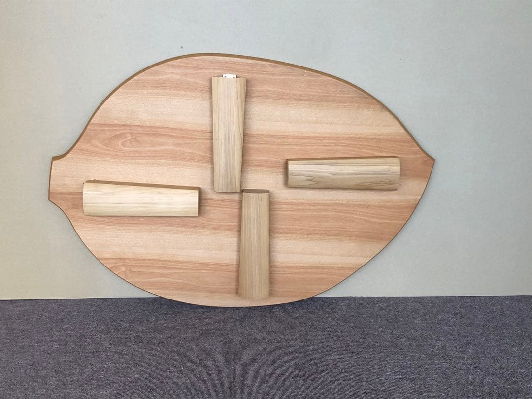 ※   送料込み　120   可愛い木の葉型　国産折脚テーブル　1　※