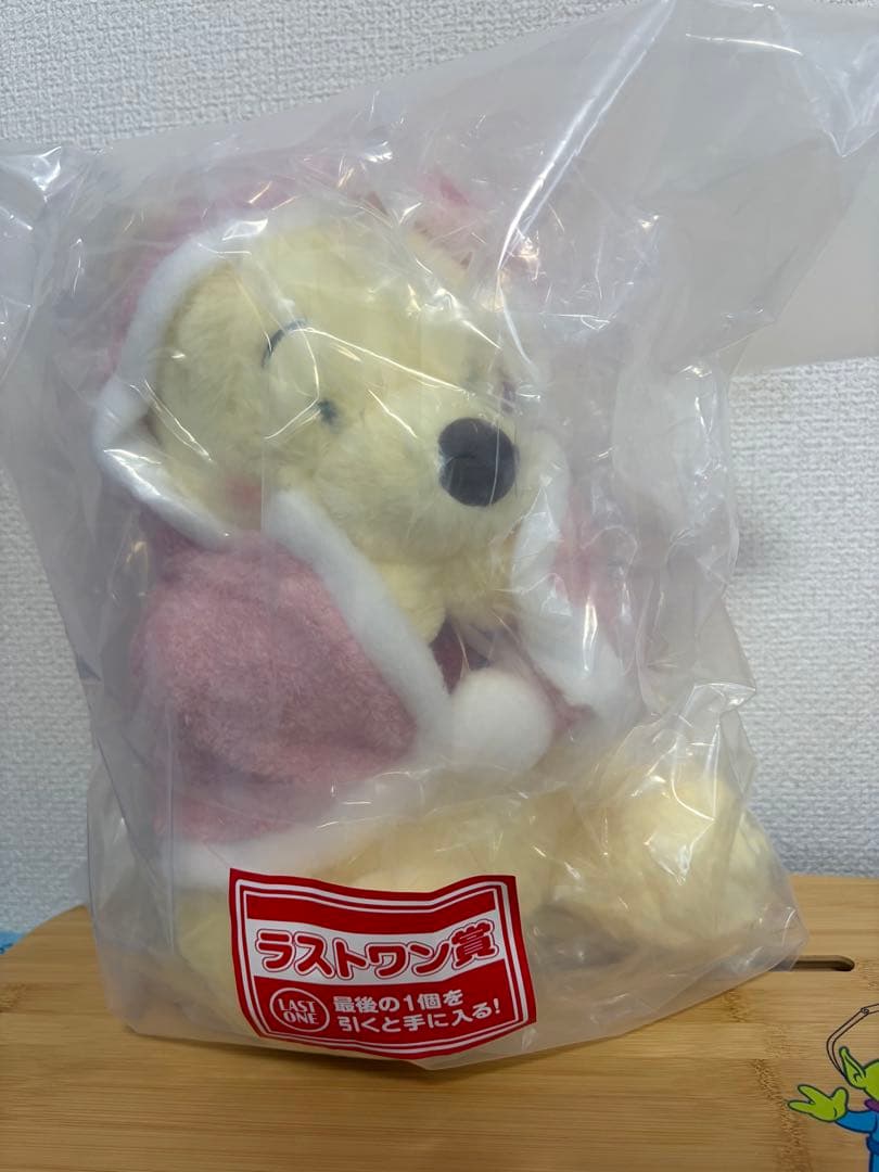 くまのプーさん　一番くじ　ラストワン賞と他　購入特典カレンダー付き