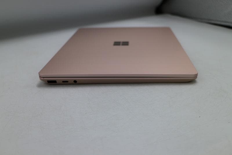 【ジャンク】Microsoft Surface Laptop Go 1943