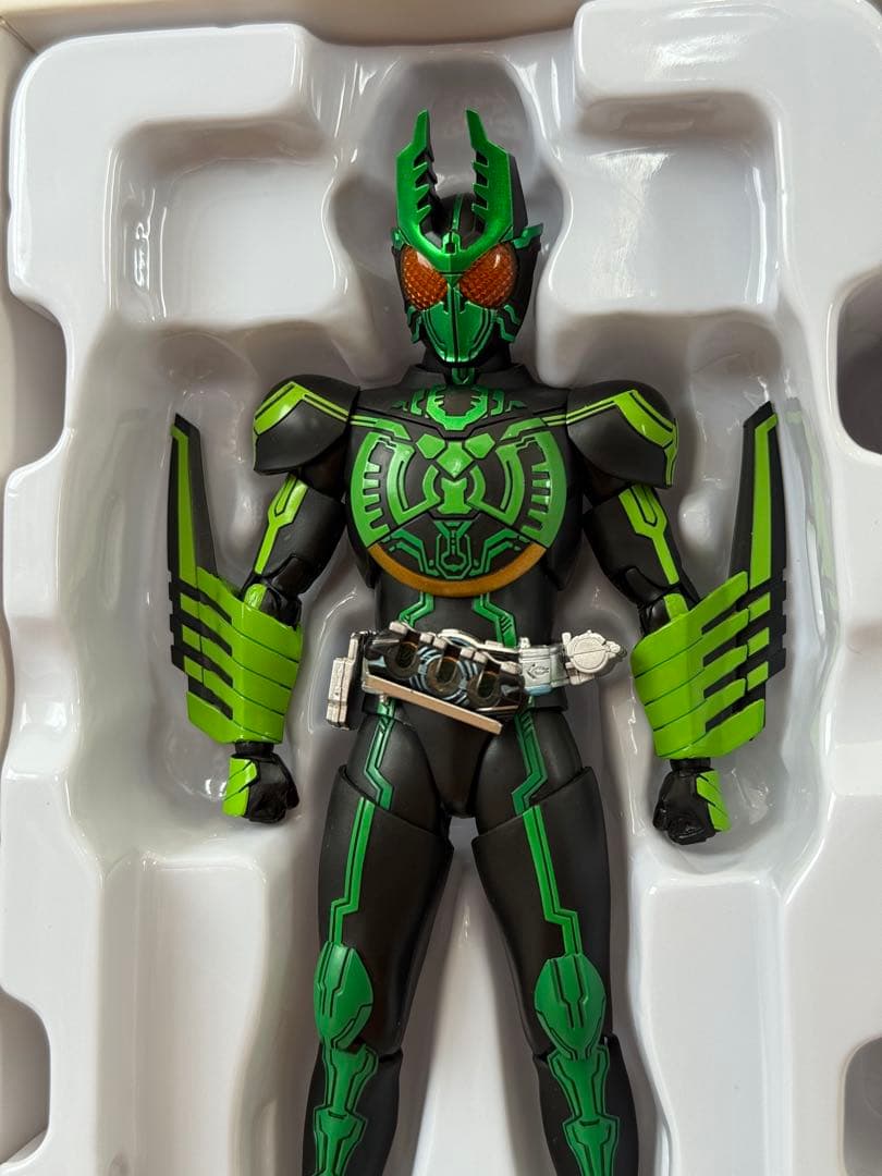 S.H.フィギュアーツ　真骨彫製法　仮面ライダーオーズ　ガタキリバコンボ