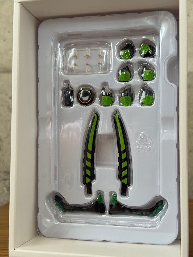 S.H.フィギュアーツ　真骨彫製法　仮面ライダーオーズ　ガタキリバコンボ