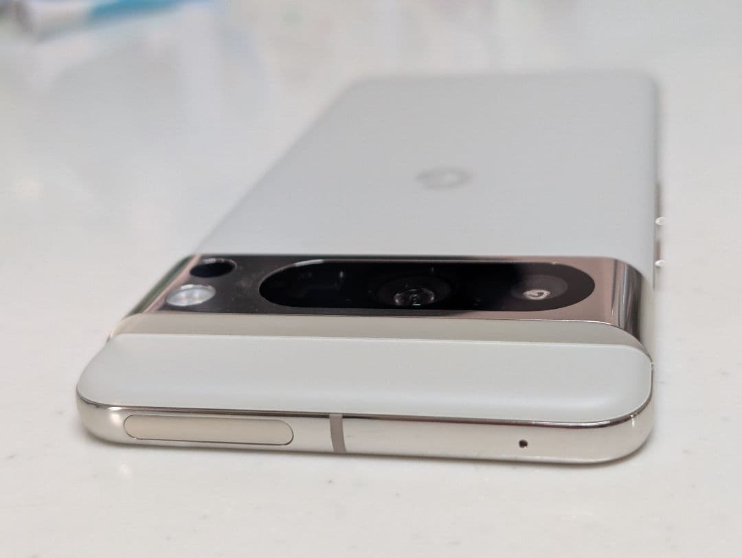 【美品】Google Pixel 8 Pro ポーセリン(白)