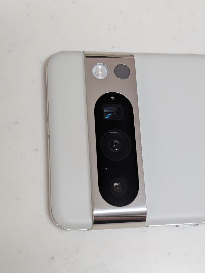【美品】Google Pixel 8 Pro ポーセリン(白)
