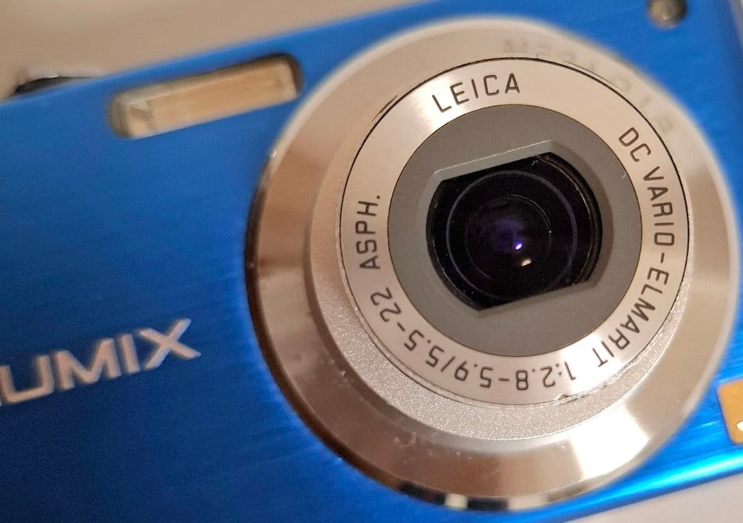 [美品] Panasonic LUMIX DMC-FS7 デジタルカメラ