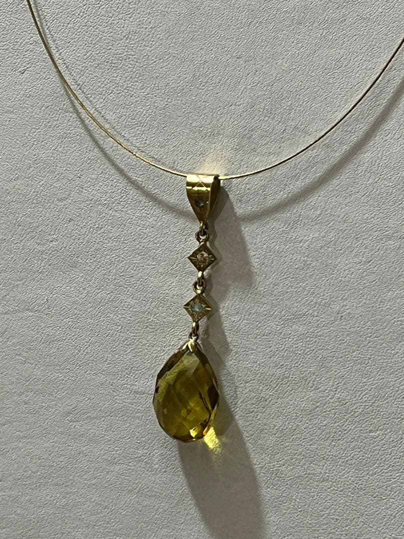 Ｋ１８大粒天然石グリーンアンバー（琥珀）ペンダントトップ&大粒イアリングセット