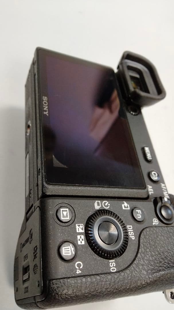 SONY α6600 ミラーレスカメラ 本体とストラップ　写真6枚目右下注意