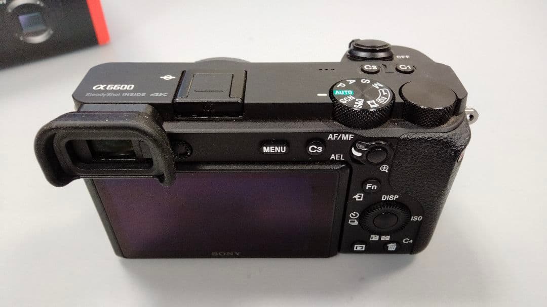 SONY α6600 ミラーレスカメラ 本体とストラップ　写真6枚目右下注意