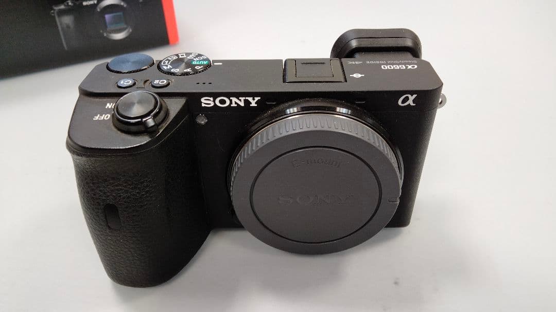 SONY α6600 ミラーレスカメラ 本体とストラップ　写真6枚目右下注意