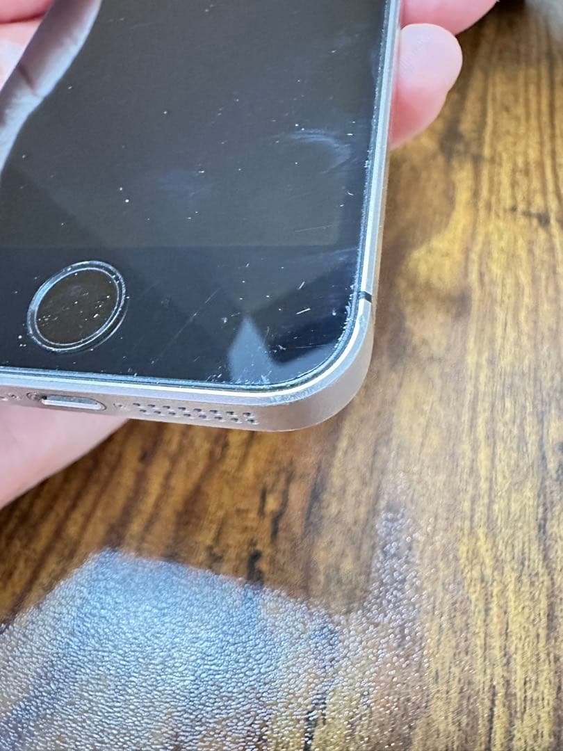 iPhone SE バッテリー86% 64GB SIMフリー