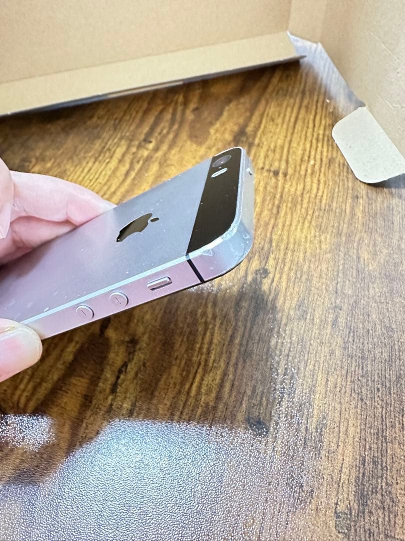 iPhone SE バッテリー86% 64GB SIMフリー