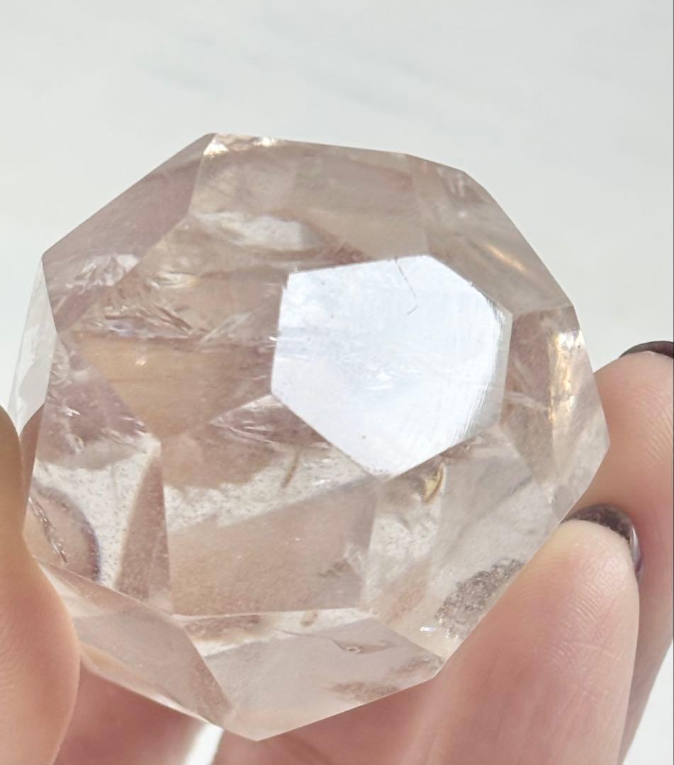 《爆虹羽根状レインボーアイリス》多面カット クリアクォーツ　アイリス