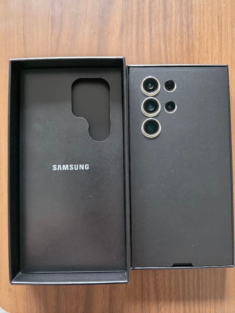 Samsung Galaxy S23 Ultra docomo 本体