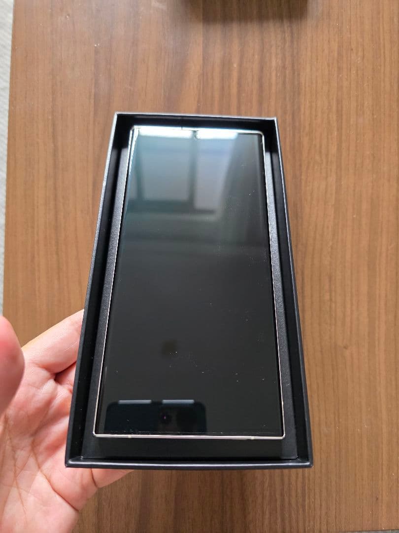 Samsung Galaxy S23 Ultra docomo 本体