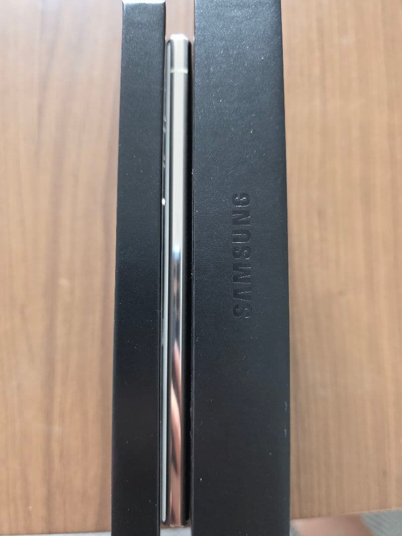 Samsung Galaxy S23 Ultra docomo 本体