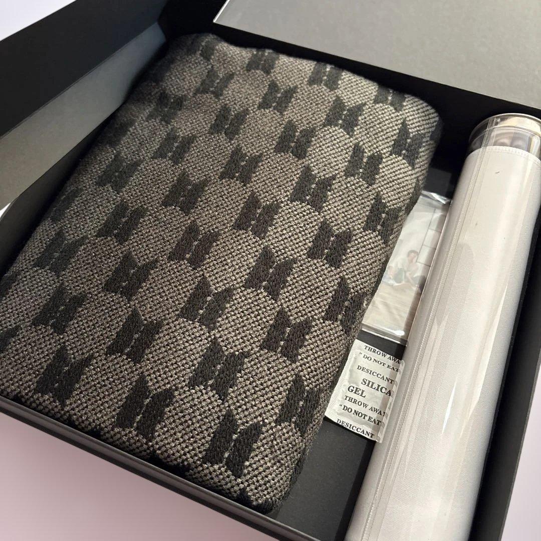 もりもり　BTS 未使用品 箱あり　ブランケット ファブリックポスター