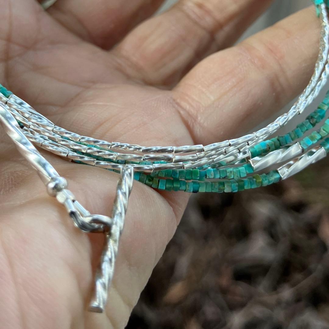 天然ターコイズとカレンシルバーの三連ネックレス