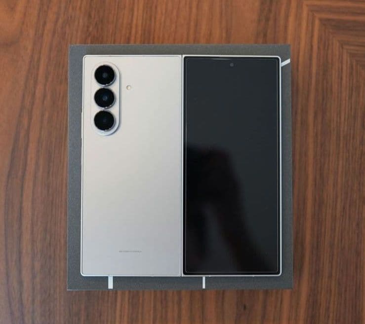 Samsung Galaxy Z Fold 7 シルバー 本体