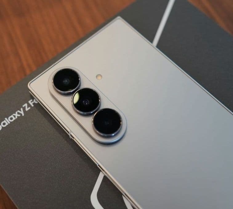 Samsung Galaxy Z Fold 7 シルバー 本体