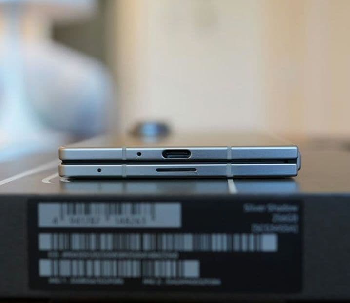 Samsung Galaxy Z Fold 7 シルバー 本体