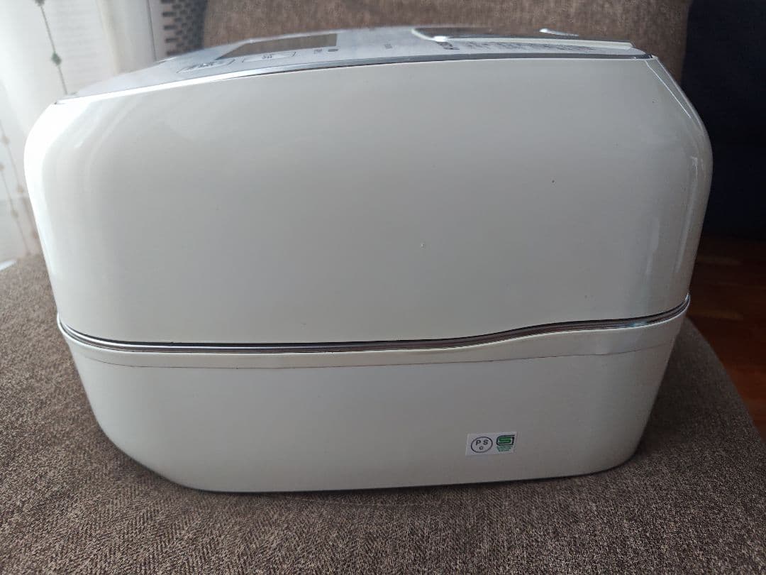 TOSHIBA 真空圧力IH炊飯器 RC-10ZWL