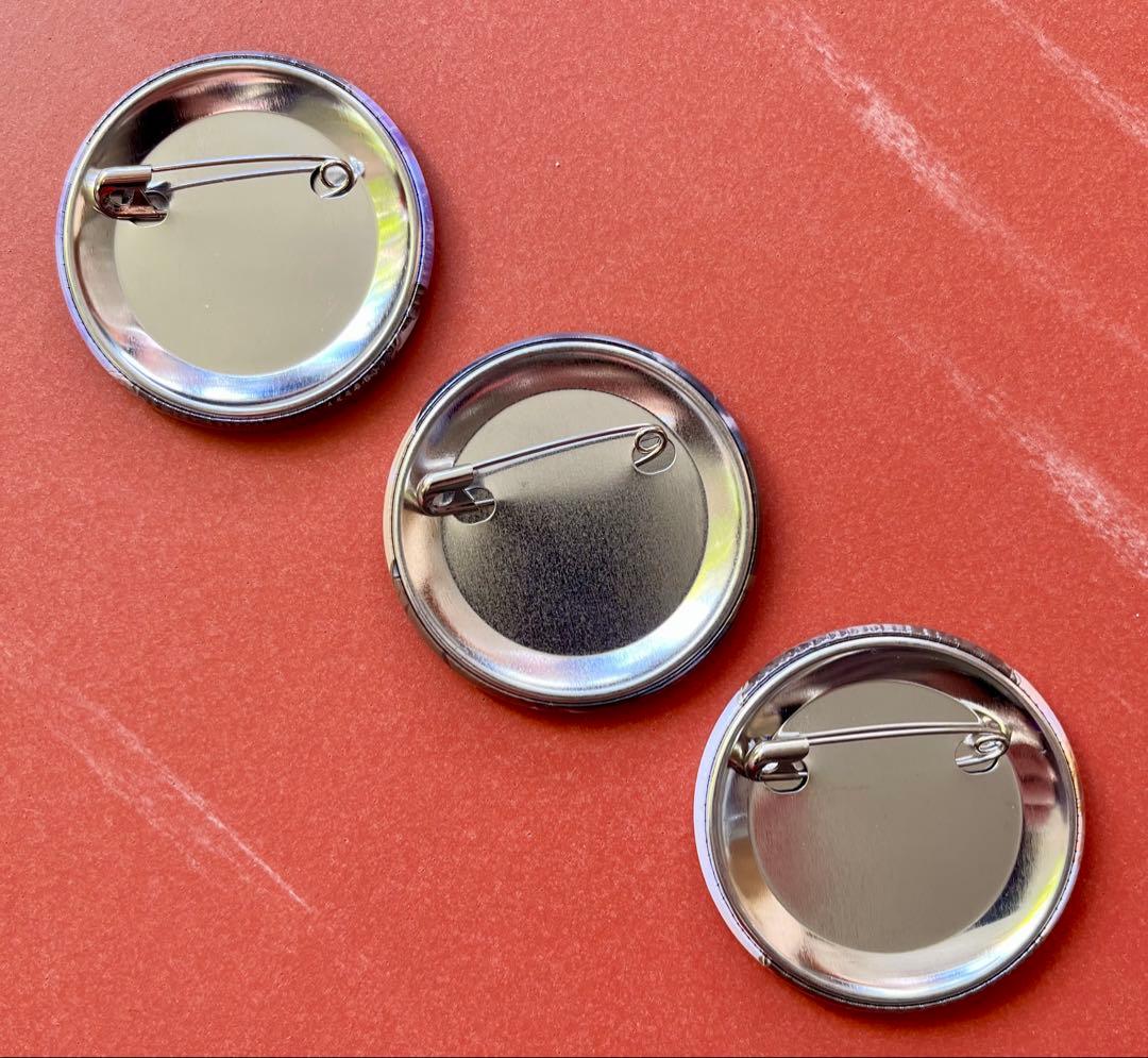 【進撃の巨人】缶バッジコレクションPart1&3 シーン3個セット