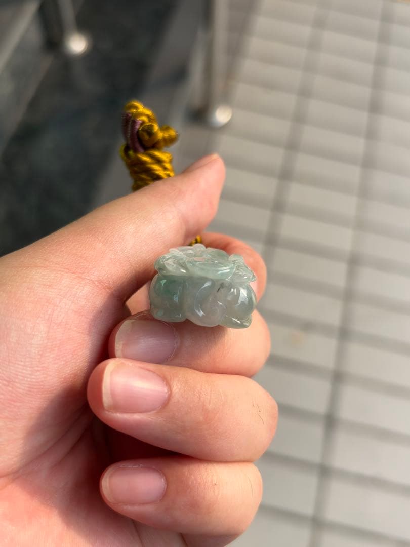 職人技 ミャンマー産本翡翠 古銭貔貅(ヒキュウ)ペンダント