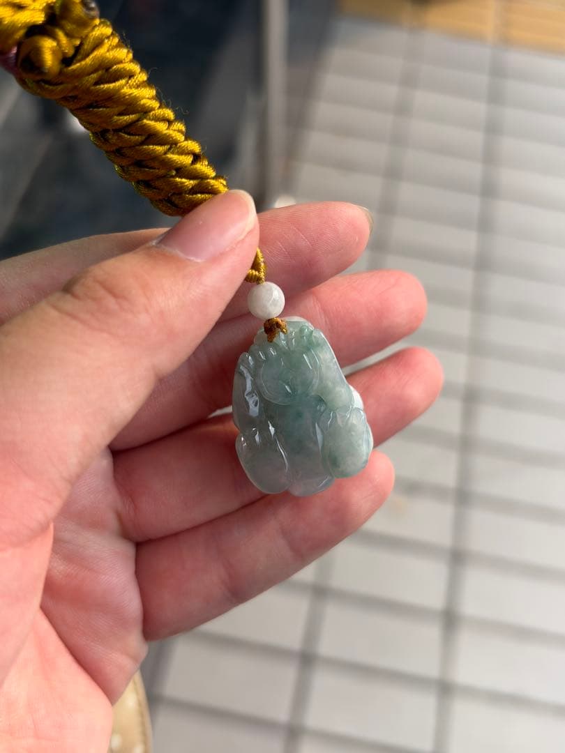 職人技 ミャンマー産本翡翠 古銭貔貅(ヒキュウ)ペンダント