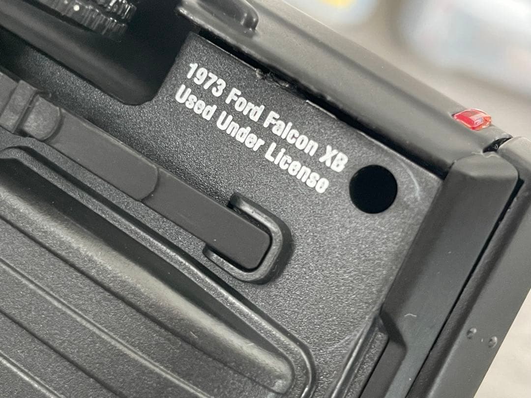 グリーンライト　1/18　マッドマックス　V8 インターセプター