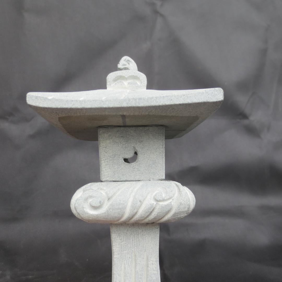 ミニ灯籠 残月型 灯篭 灯籠 燈籠 灯ろう 蟷螂 とうろう 天然御影石