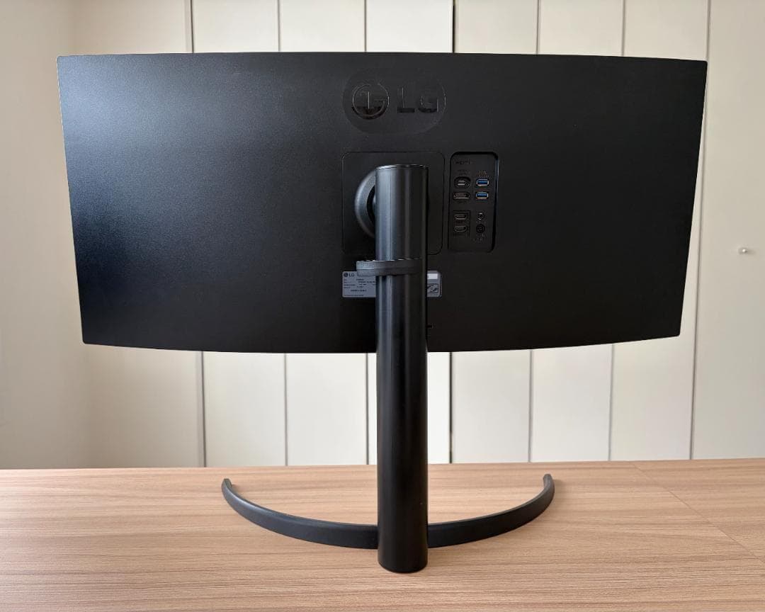 ①LG ウルトラワイドモニター 34WR55QC-B