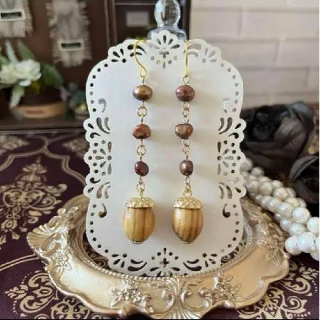 ☆❤️ どんぐり　木製　淡水パール　パール　秋　ピアス　イヤリング