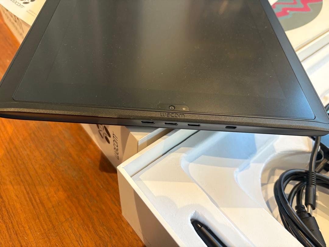 液タブ・ペンタブ Wacom MobileStudio Pro 13 DTHW1321