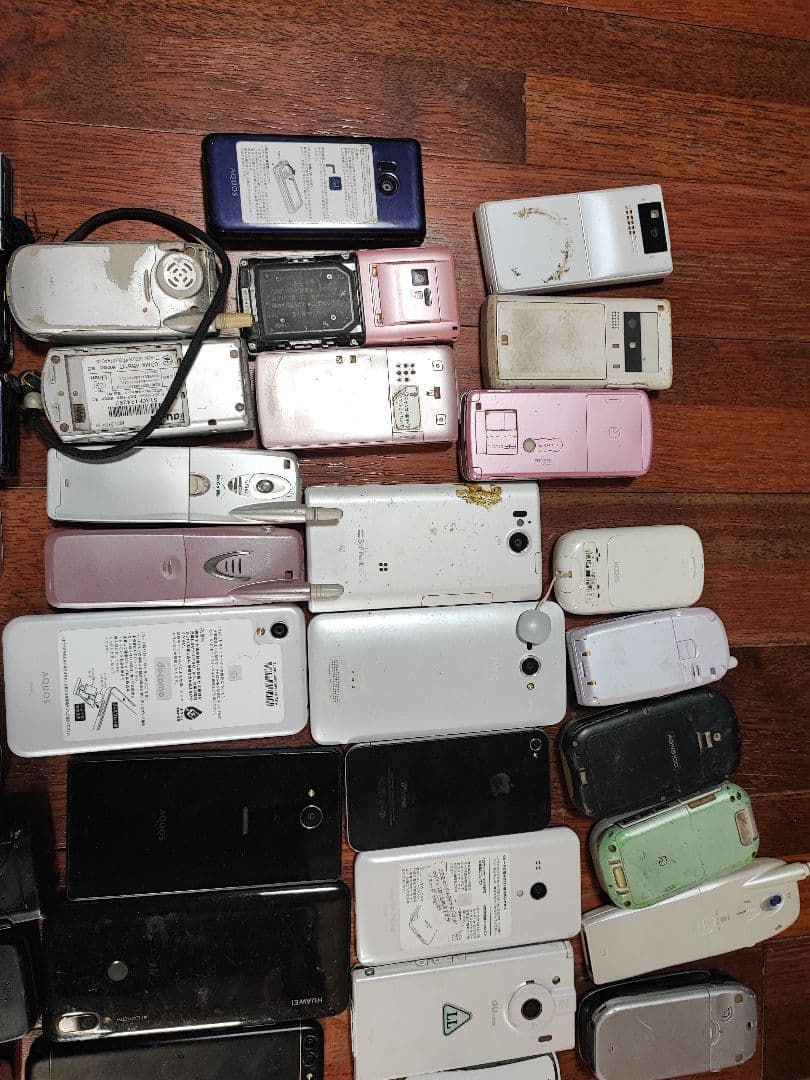 スマホ　ガラケー　ジャンク　大量セット 携帯電話本体多数セット