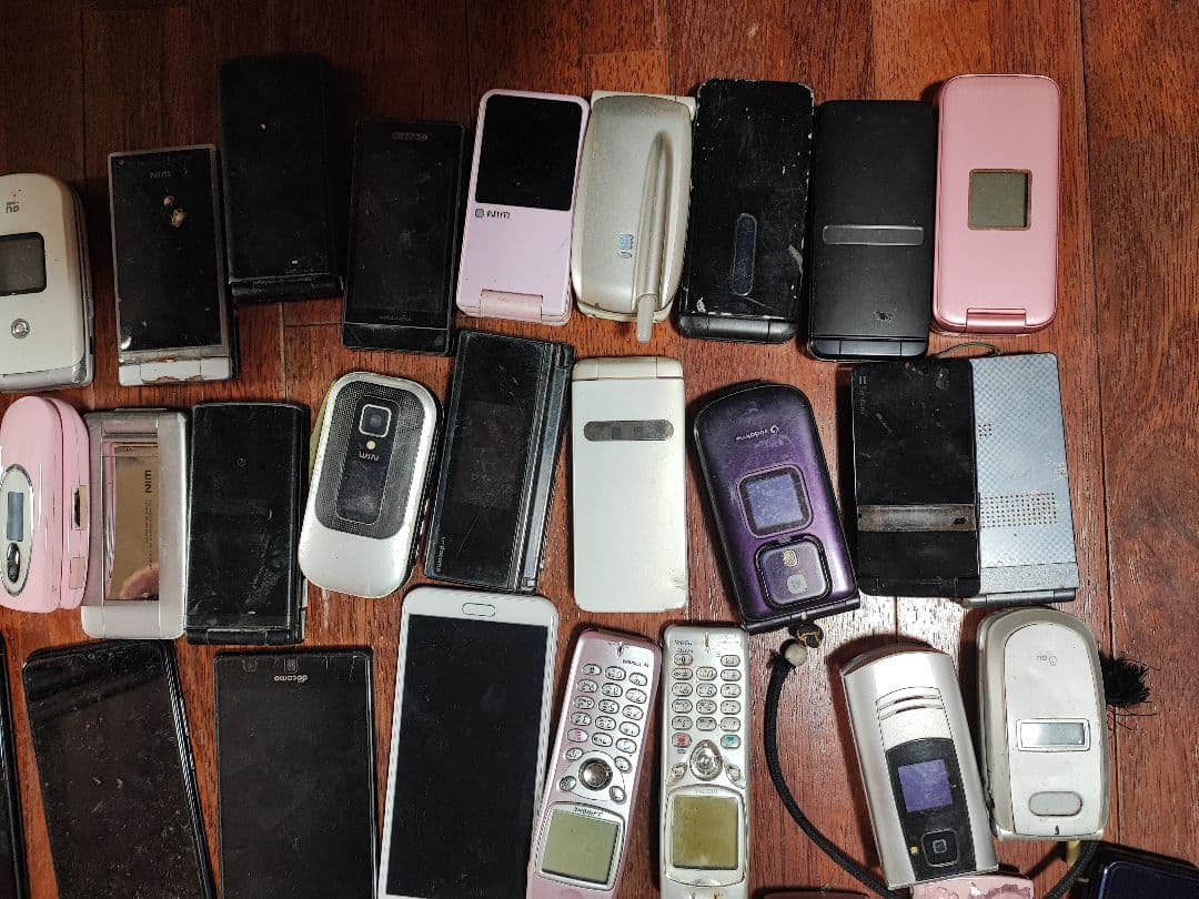 スマホ　ガラケー　ジャンク　大量セット 携帯電話本体多数セット