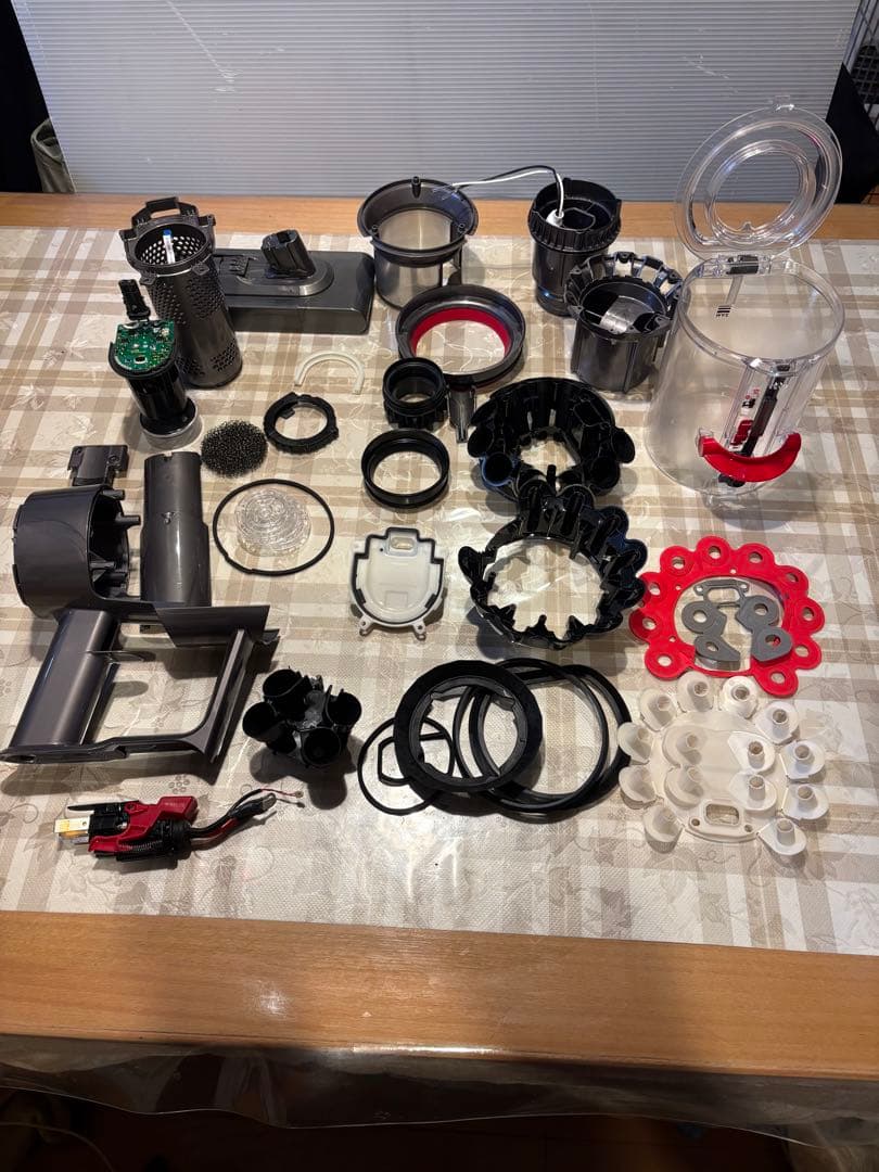 ダイソン　V11 SV15 スタンド付き　美品　① 分解洗浄除菌整備済み