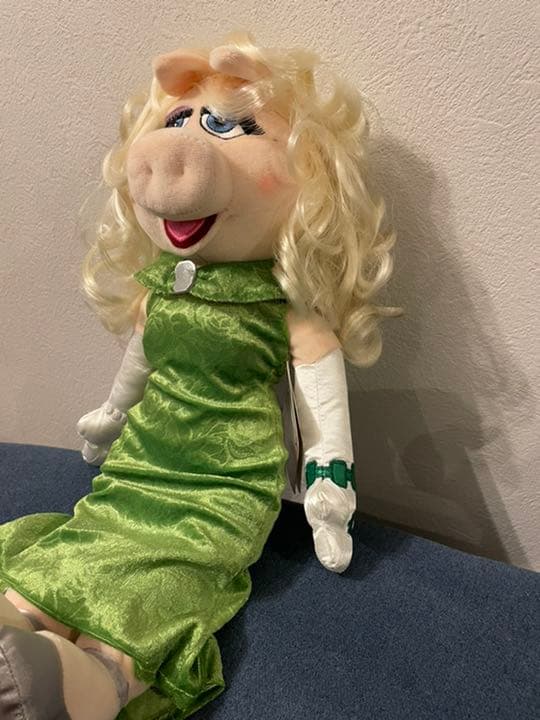 ミスピギー　 Muppets Miss Piggy Plush  ぬいぐるみ