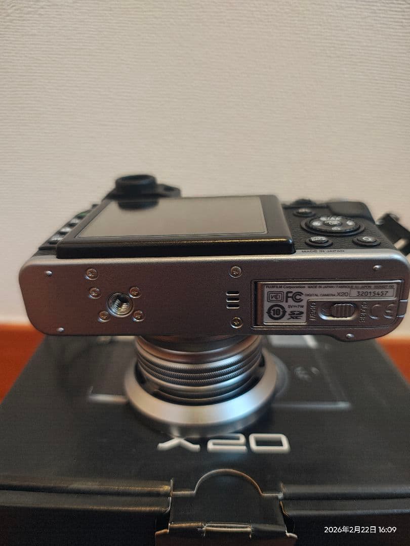 FUJIFILM X20 Silver 本体と付属品