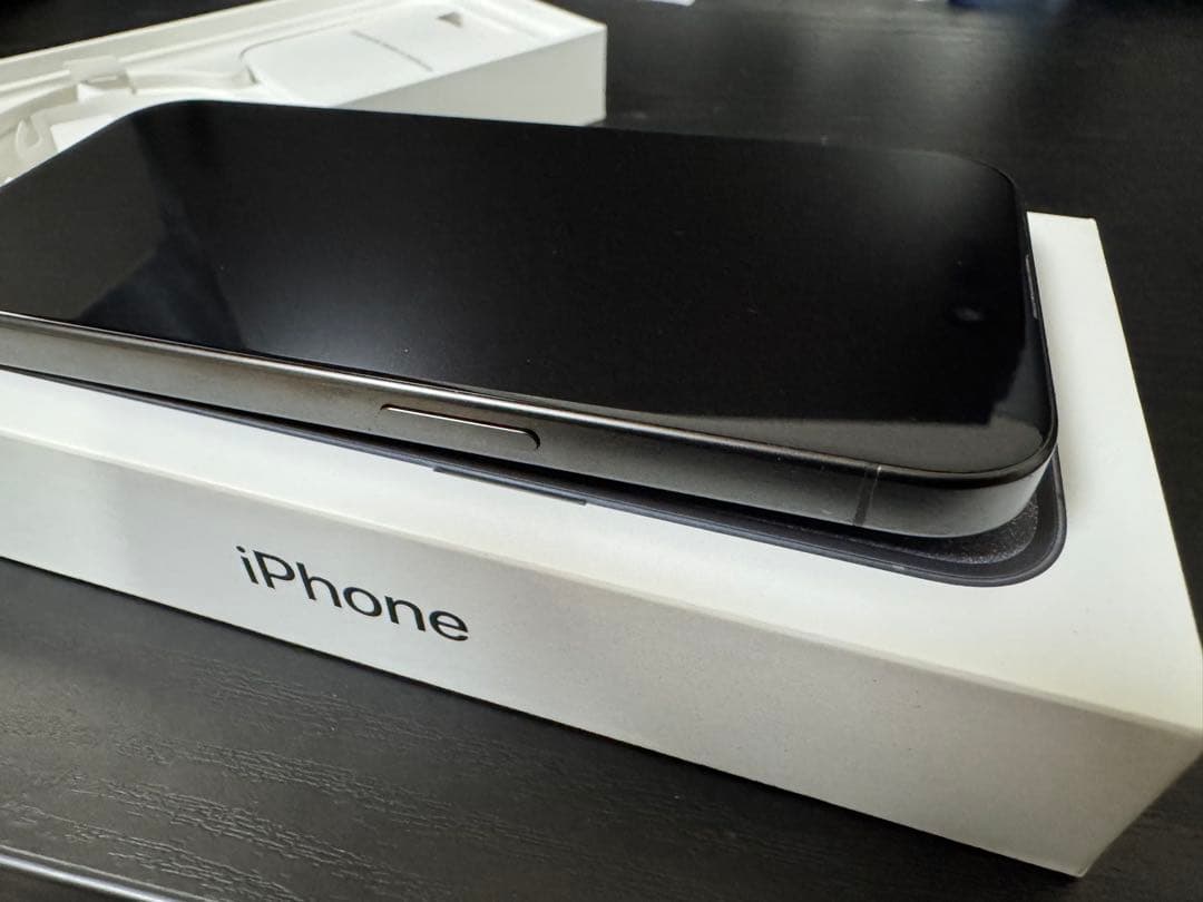 Apple iPhone 15 pro 256GB【1/22まで限定値下げ】