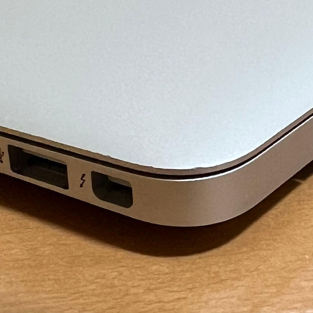 MacBook Air 13インチ2015 / Core i5 /8GB/動作品