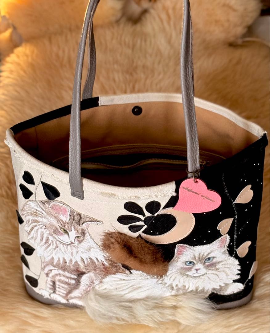 (手づくり)\"愛と愛\"猫とねこのファートートバッグ