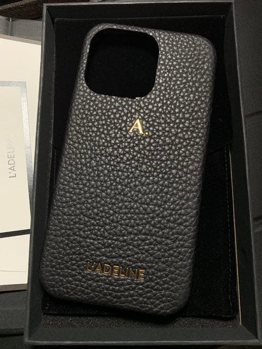 L'ADELINE(ラデリンヌ) iPhone13pro用 未使用品