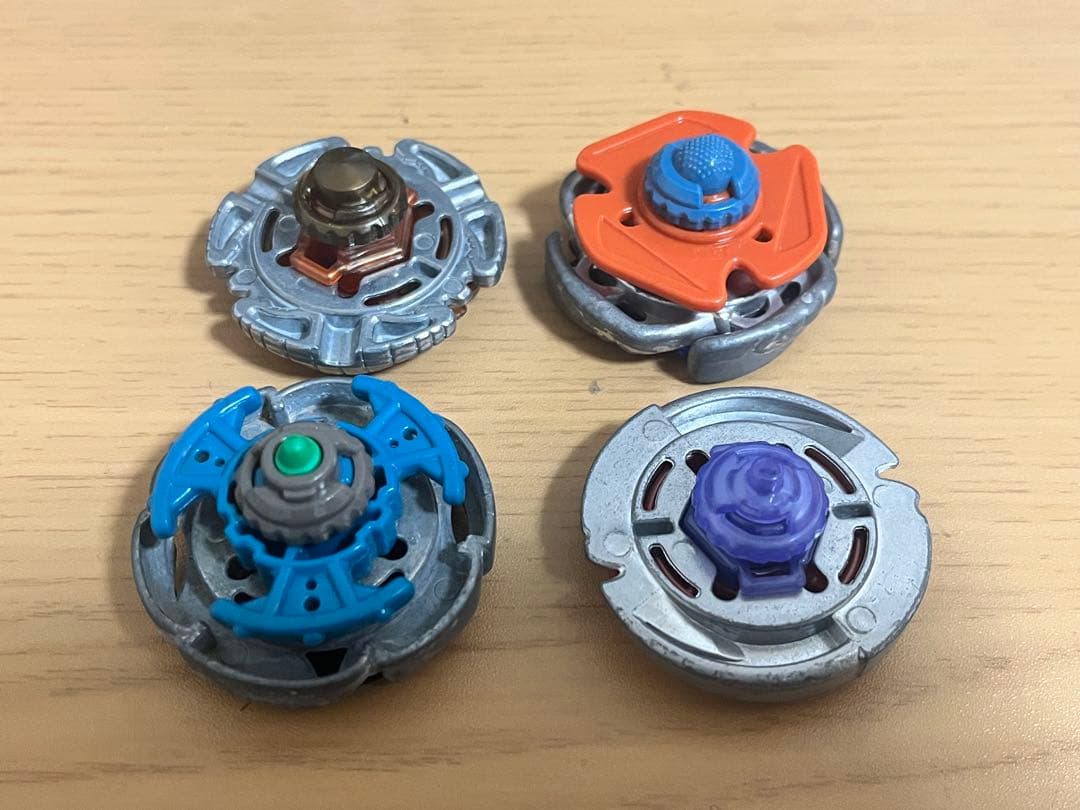 ハズブロ版メタルファイトベイブレードセット 4個+アクアリオおまけ