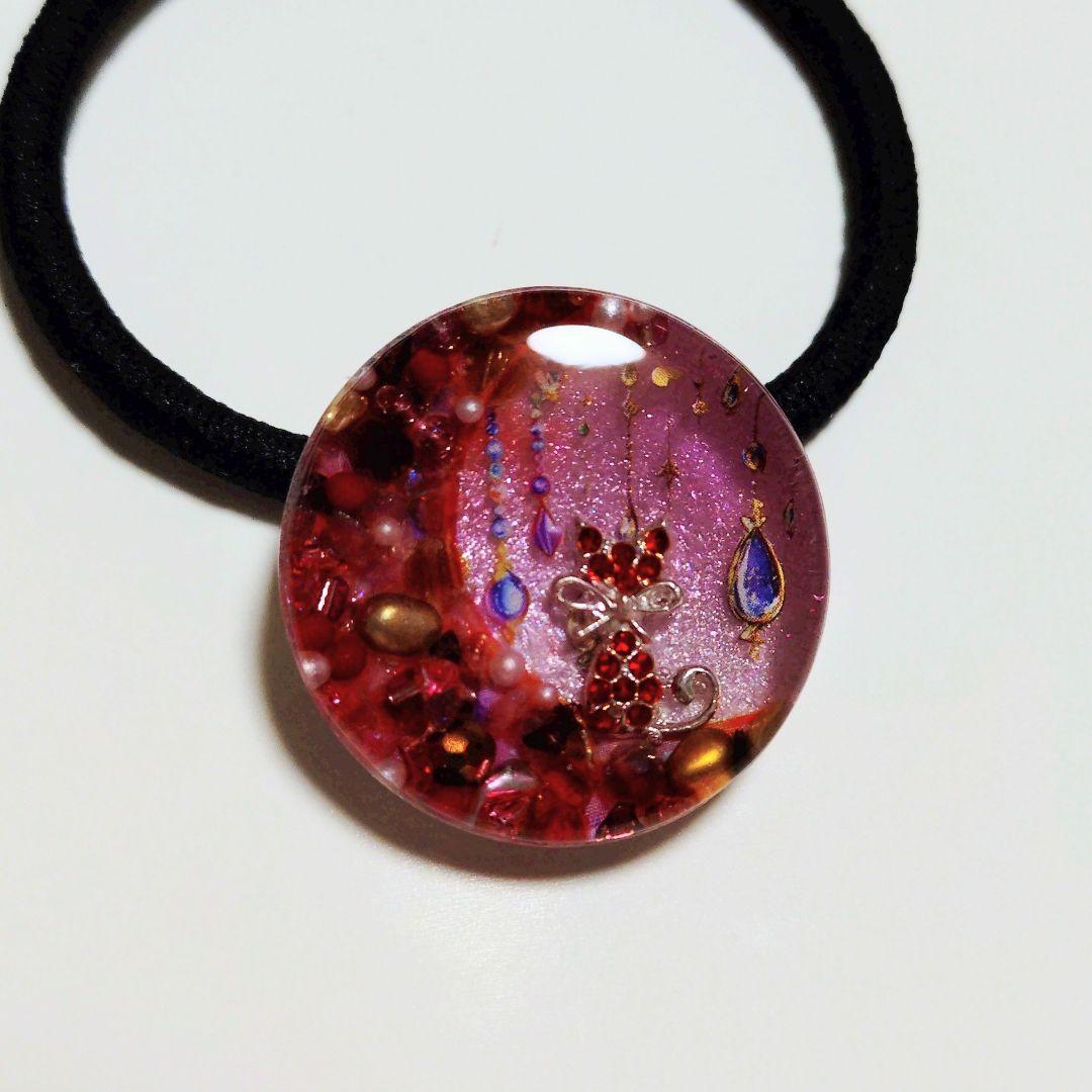 No.556　レジン ヘアゴム キーホルダー ピンバッジ 月ねこキラキラビジュー