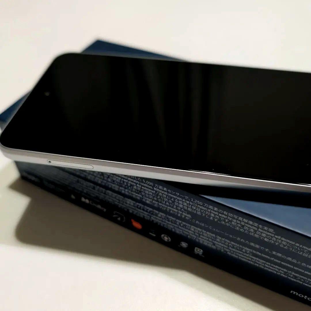 美品■ motorola moto g52j 5G パールホワイト